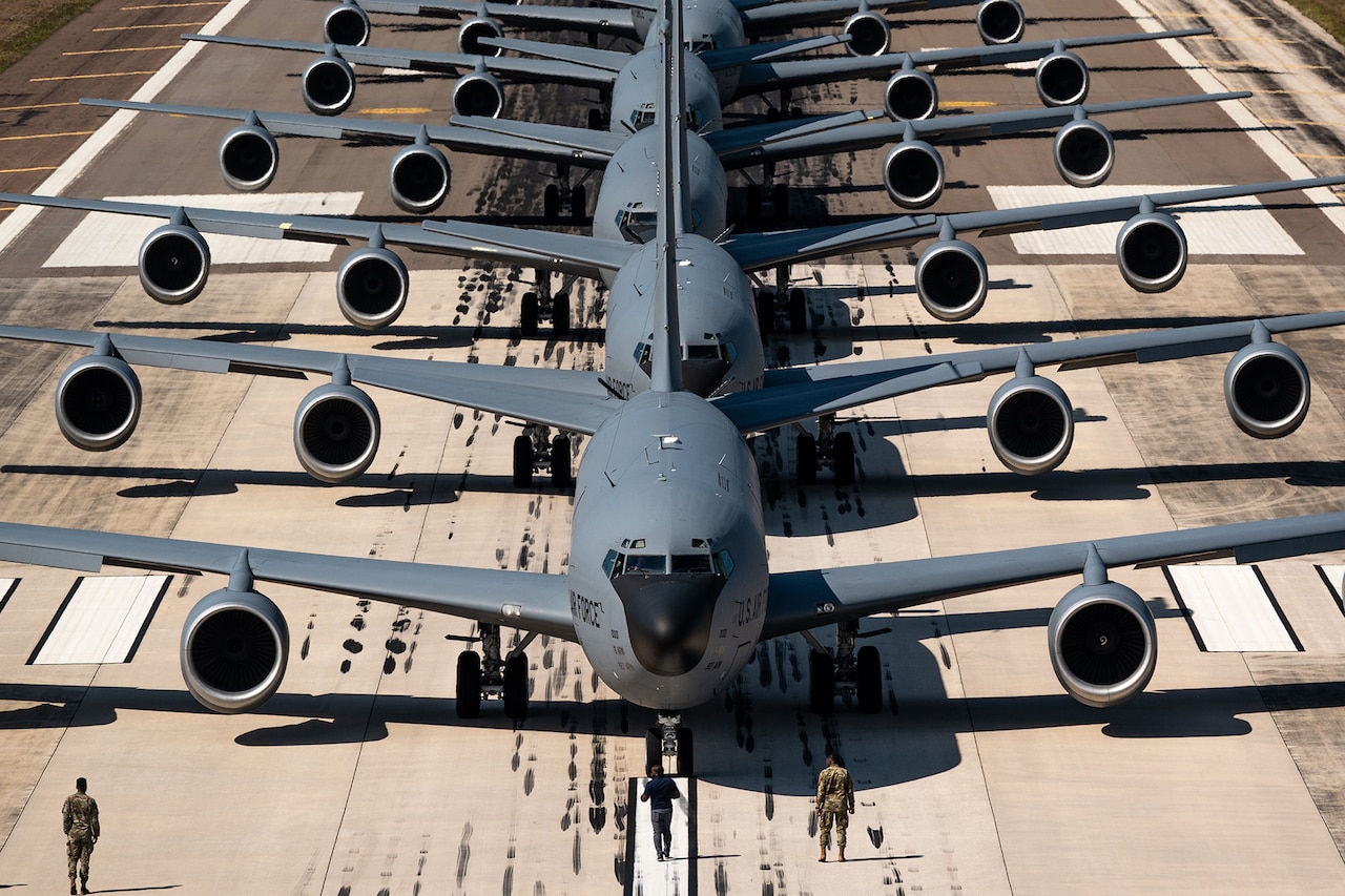 General Expresses Concerns Over Readiness in Sealift, Air Refueling