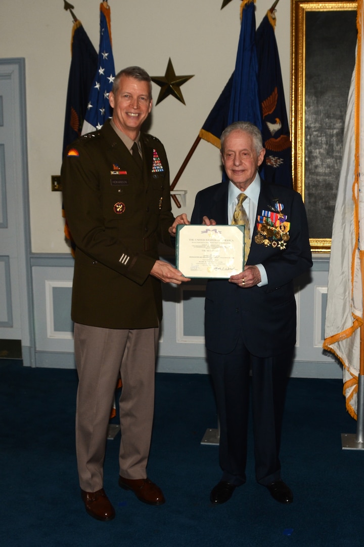 Veteran Gets Silver Star Medal
