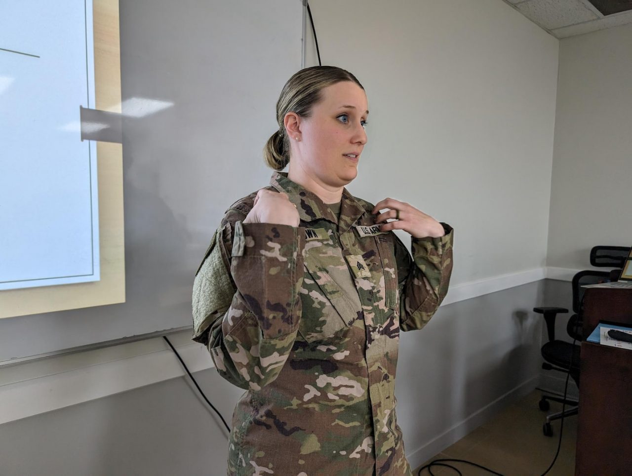 Guardsman Teaches Sign Language to Deployed Troops