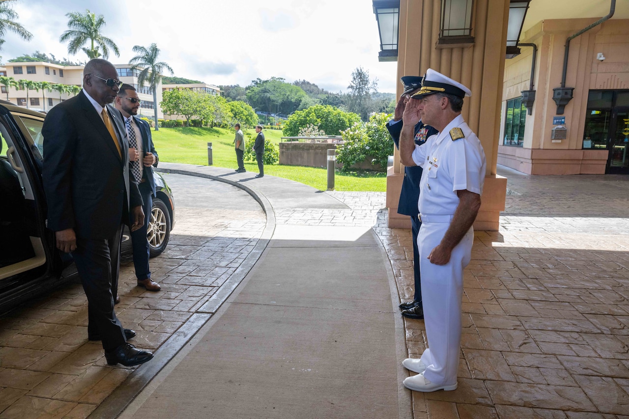 Austin Underscores Power of Partnerships at Indo-Pacom Change of Command